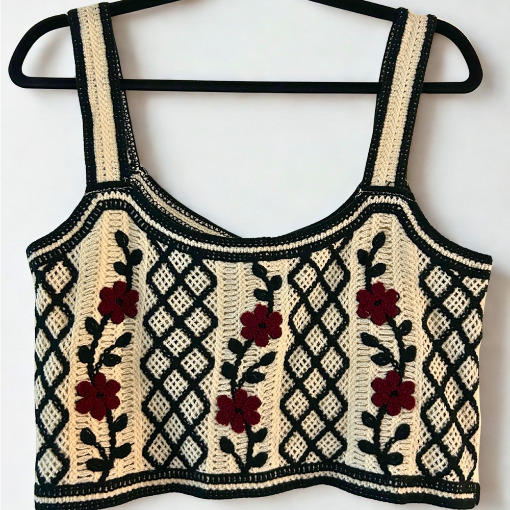 Timing Crochet Festival Floral Tank Top - Cream and Black (L)